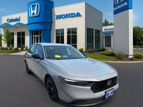 Used 2025 Honda Accord SE image 9
