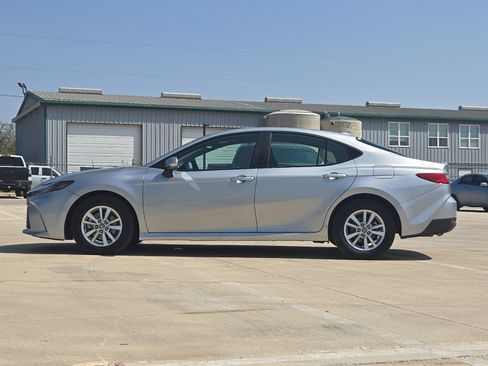 Used 2025 Toyota Camry LE FWD image 2