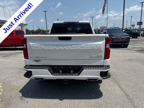 Used 2025 Chevrolet Silverado 1500 High Country w/ Technology Package AWD/4WD image 4