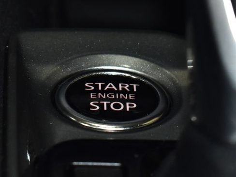 Used 2025 Nissan Altima 2.5 SV FWD image 19