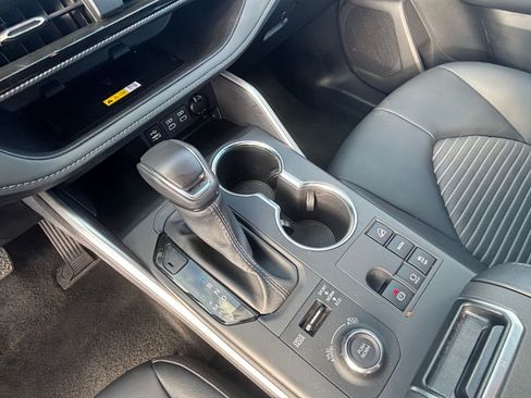 Used 2025 Toyota Highlander XSE image 44