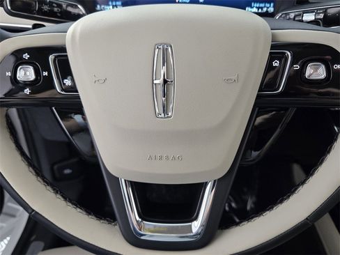 New 2026 Lincoln Corsair Premiere image 23