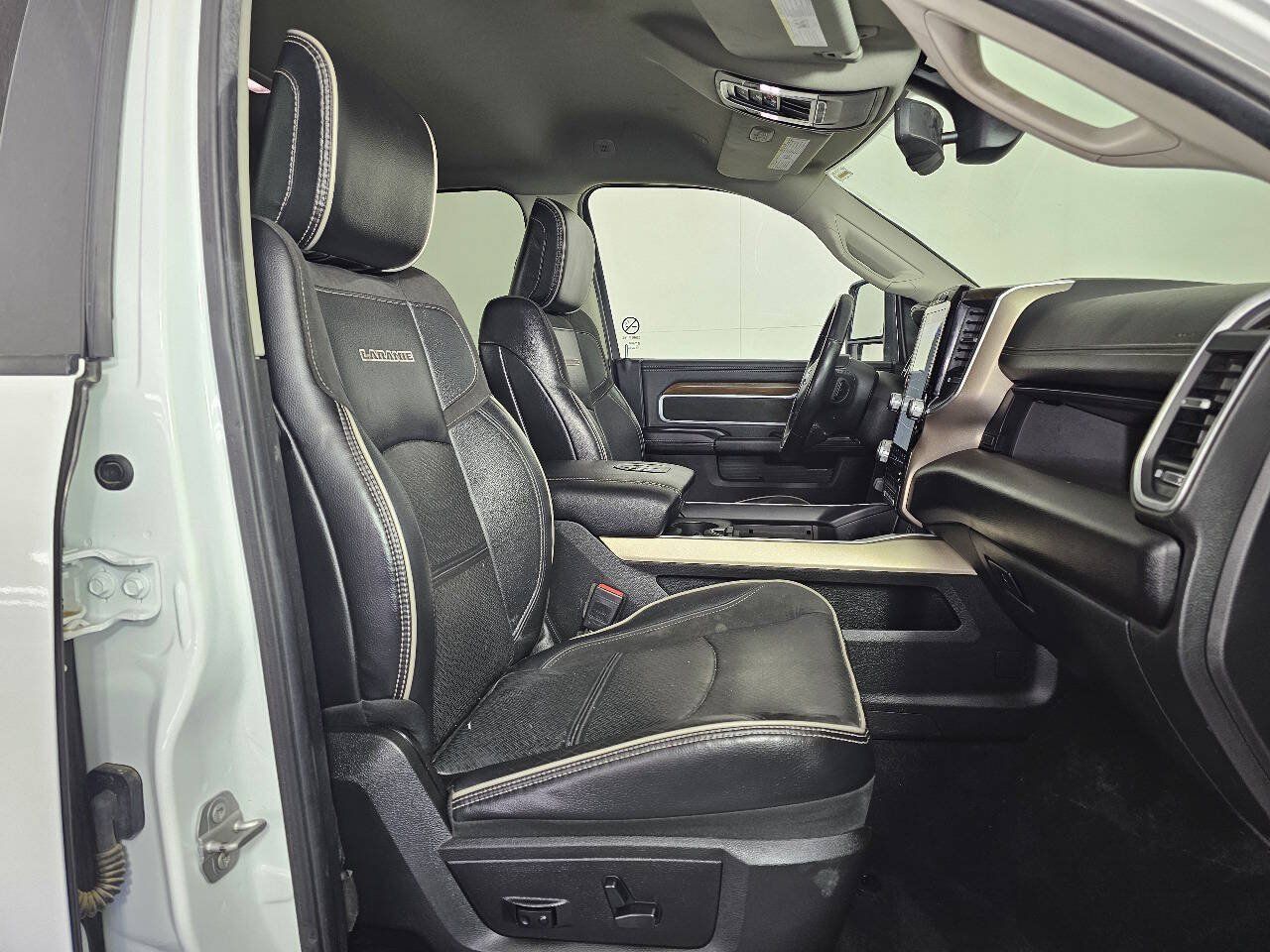 Used 2023 RAM 2500 Laramie AWD/4WD image 18
