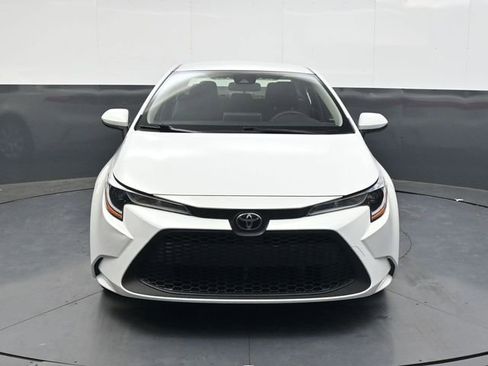 Used 2021 Toyota Corolla LE image 9
