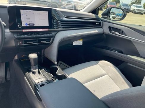 Used 2026 Toyota Camry LE w/ Convenience Package FWD image 17