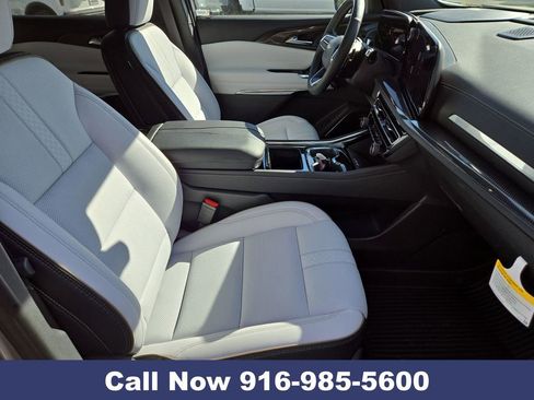 New 2026 Chevrolet Traverse High Country w/ LPO, Floor Liner Package image 32