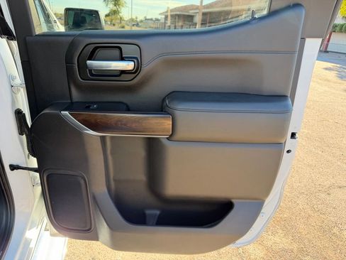 Used 2019 GMC Sierra 1500 SLT image 17