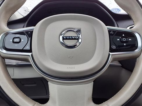 Used 2023 Volvo XC90 B6 Plus image 15