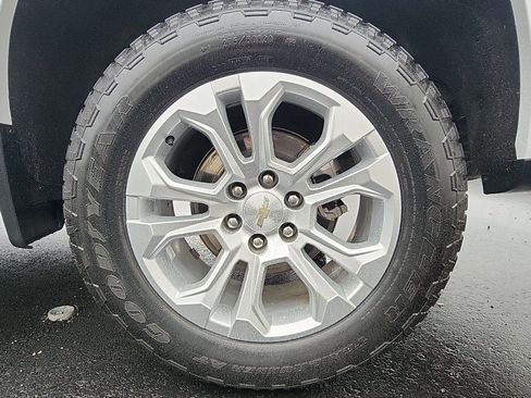 Used 2023 Chevrolet Silverado 1500 LTZ AWD/4WD image 9