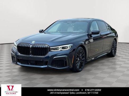 Used 2022 BMW 750i xDrive w/ Luxury Rear Seating Package AWD/4WD image 1