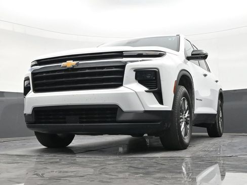 Used 2024 Chevrolet Traverse LS FWD image 27