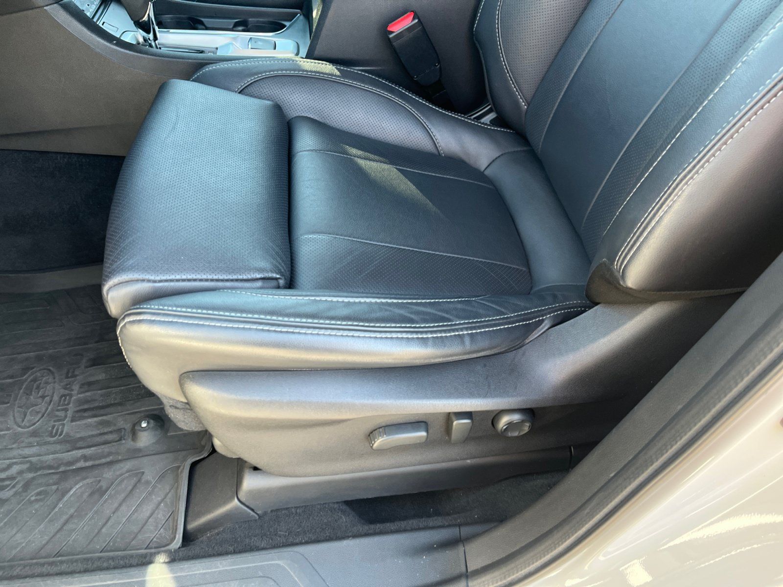 Used 2025 Subaru Ascent Limited AWD/4WD image 14