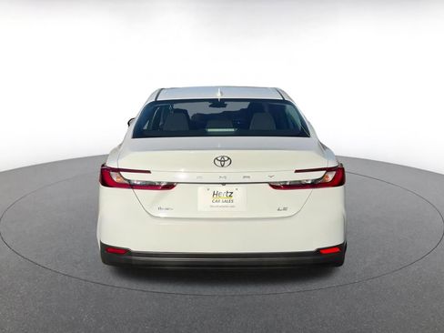 Used 2025 Toyota Camry LE image 12