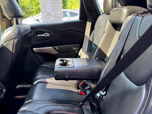 Used 2018 Jeep Cherokee Limited w/ High Altitude Package image 20