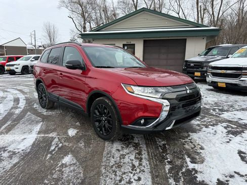 Used 2019 Mitsubishi Outlander LE image 7