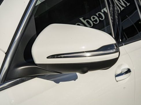 Used 2022 Mercedes-Benz GLB 250 GLB 250 image 16