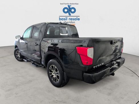 Used 2024 Nissan Titan SV image 3