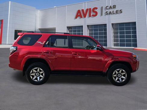 Used 2024 Toyota 4Runner TRD Off-Road Premium image 5