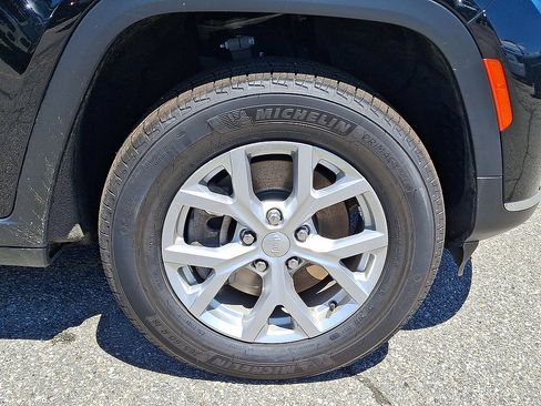 Used 2023 Jeep Grand Cherokee L Limited AWD/4WD image 27