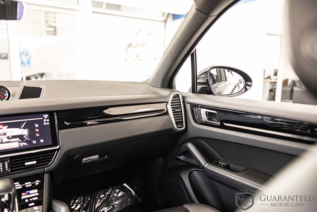 Used 2023 Porsche Cayenne w/ Premium Package AWD/4WD image 39