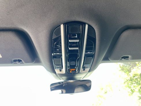 Used 2021 Porsche Panamera RWD image 24