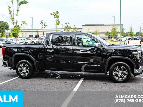 Used 2025 GMC Sierra 1500 SLT RWD image 8
