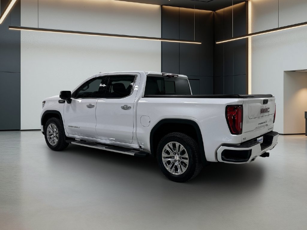 Used 2025 GMC Sierra 1500 Denali w/ Technology Package AWD/4WD image 3