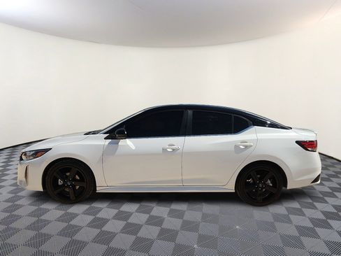 Used 2024 Nissan Sentra SR w/ SR Premium Package FWD image 2