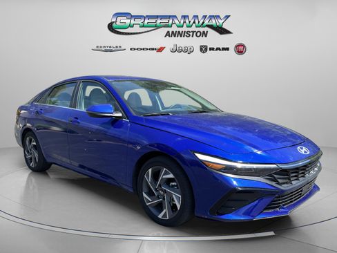 Used 2025 Hyundai Elantra Limited FWD image 1