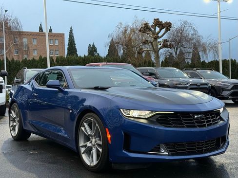 Used 2021 Chevrolet Camaro LT w/ RS Package image 7