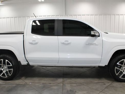 Used 2024 Chevrolet Colorado Z71 w/ Z71 Convenience Package 2 image 11