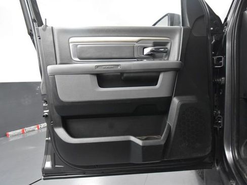 Used 2017 RAM 1500 Classic SLT image 16