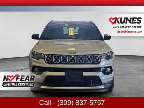 Used 2025 Jeep Compass Limited AWD/4WD image 2