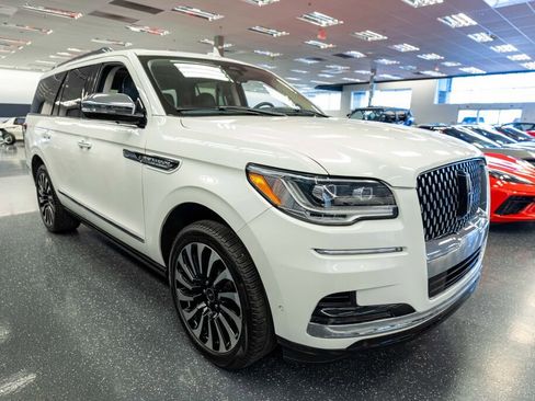 Used 2022 Lincoln Navigator Black Label image 4