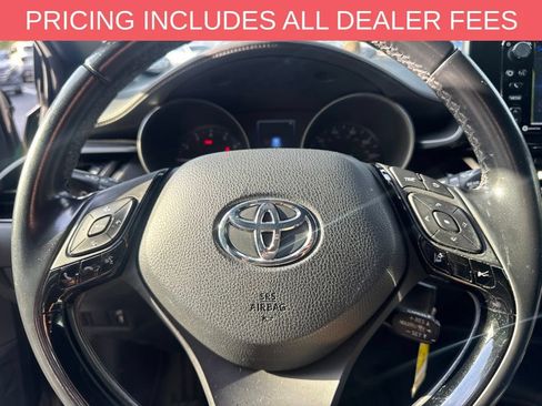 Used 2018 Toyota C-HR XLE FWD image 8