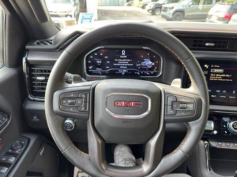 Used 2024 GMC Sierra 1500 AT4 w/ Technology Package AWD/4WD image 26