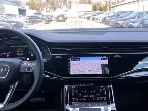 Certified 2025 Audi Q7 3.0T Premium Plus image 7