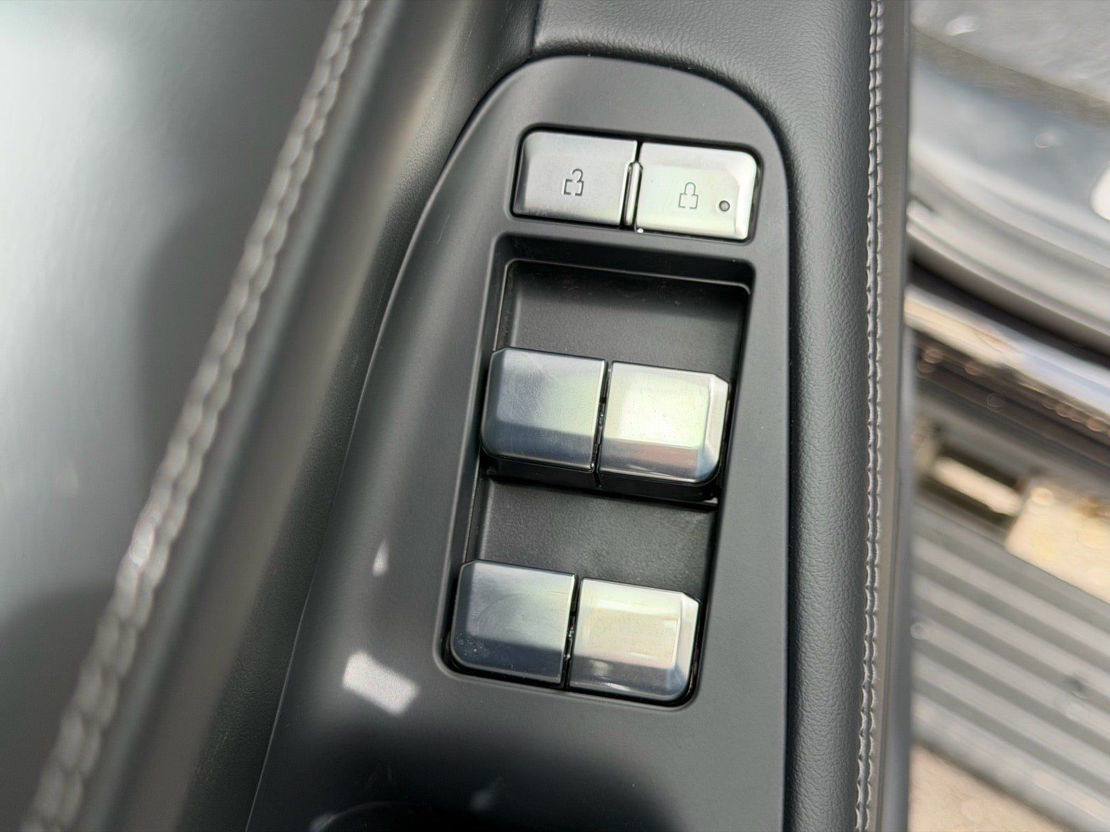 New 2026 Lincoln Navigator Reserve AWD/4WD image 27