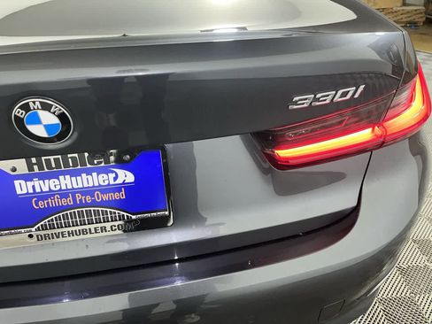 Used 2022 BMW 330i xDrive Sedan w/ Driving Assistance Package image 11