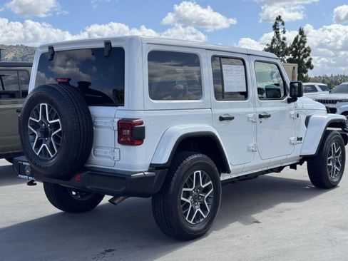 Certified 2025 Jeep Wrangler Unlimited Sahara AWD/4WD image 7