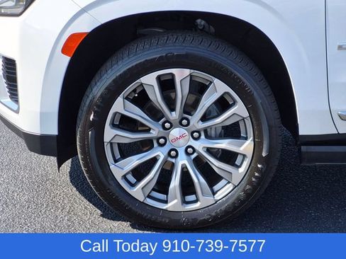 Used 2023 GMC Yukon XL Denali AWD/4WD image 10