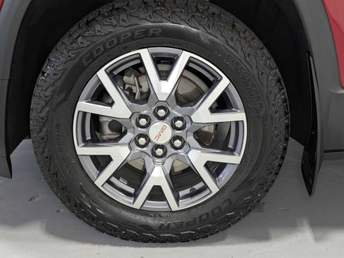 Certified 2023 GMC Acadia SLT AWD/4WD image 3