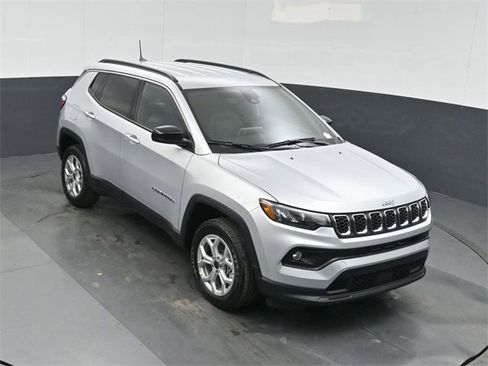 New 2026 Jeep Compass Latitude image 37