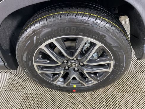 New 2026 Toyota Corolla Cross XLE image 5