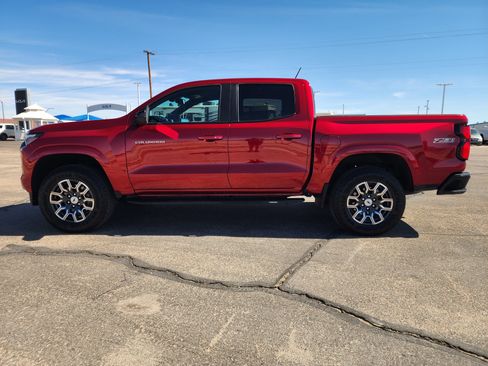Used 2026 Chevrolet Colorado Z71 AWD/4WD image 8
