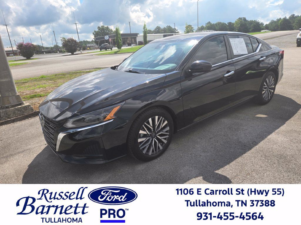Used 2023 Nissan Altima 2.5 SV w/ SV Premium Package FWD image 1