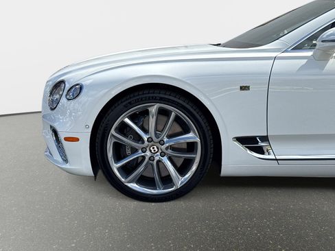 Used 2020 Bentley Continental GT V8 image 13
