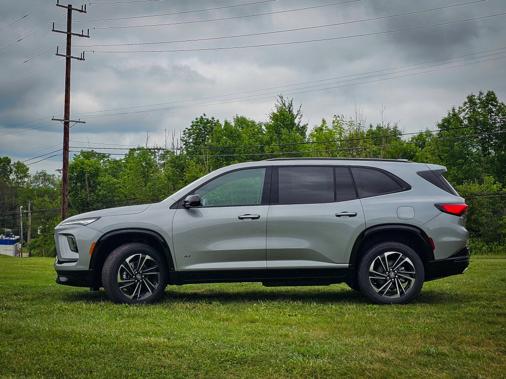 New 2026 Buick Enclave Sport Touring w/ Power Package AWD/4WD image 6