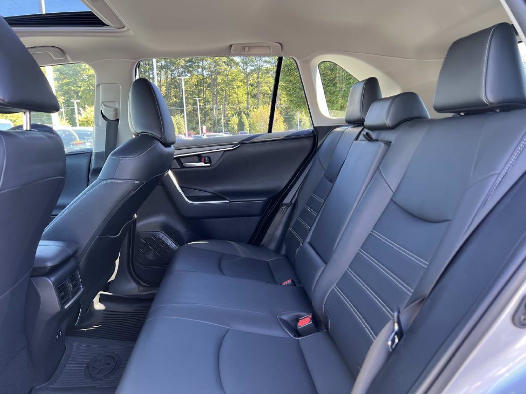Used 2020 Toyota RAV4 Limited AWD/4WD image 16