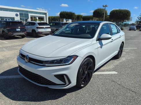 New 2026 Volkswagen Jetta SE image 10